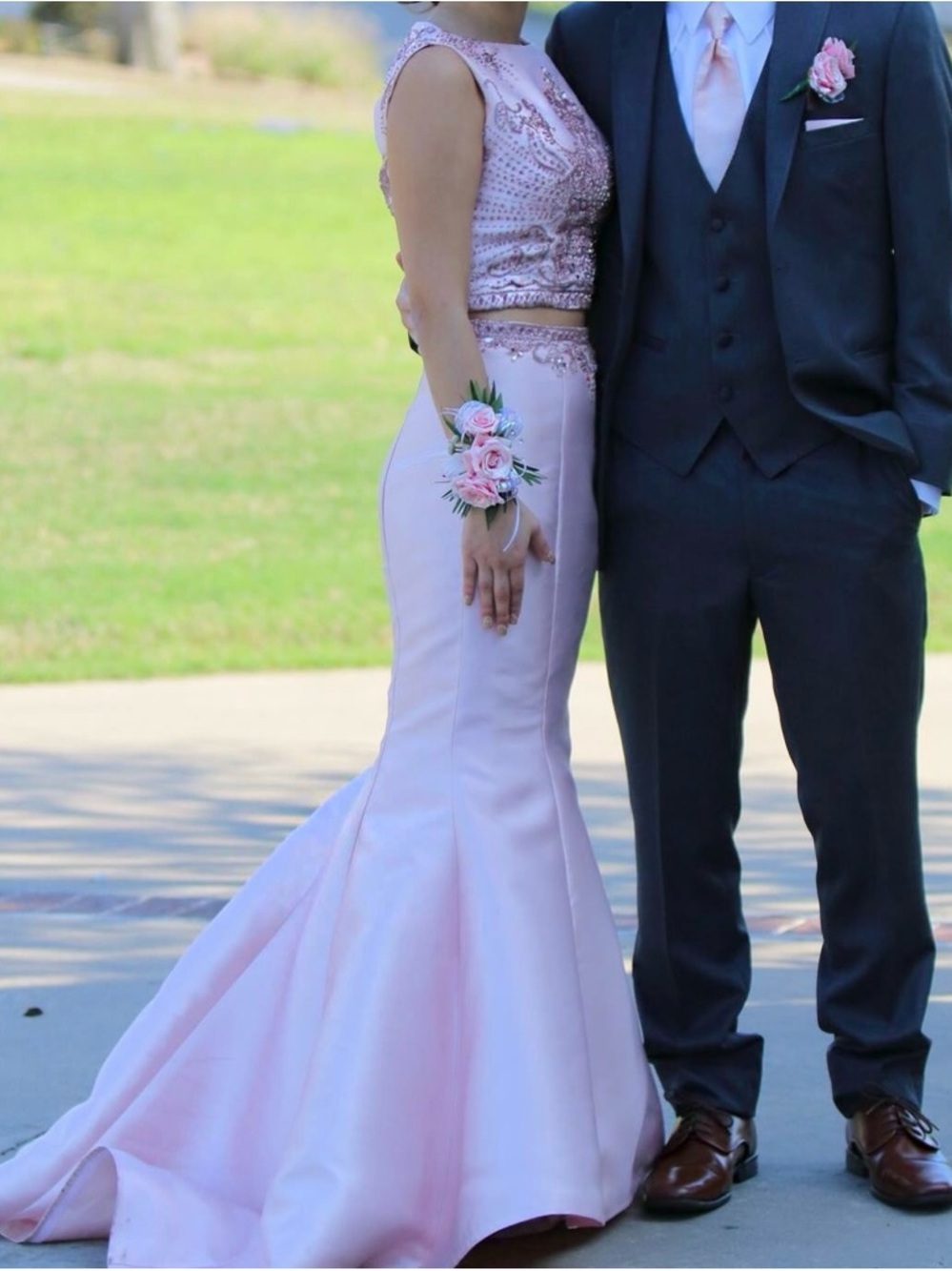 Mon Cheri Gown - Picture 3 of 3